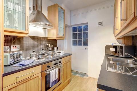 1 bedroom flat to rent, Fulham Road, London, UK, SW3