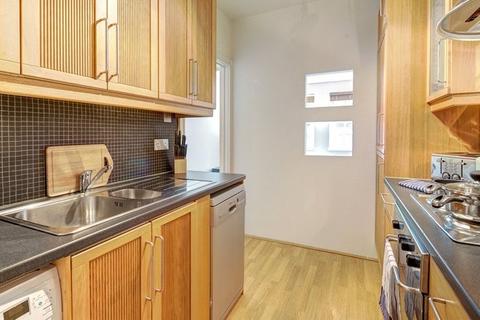 1 bedroom flat to rent, Fulham Road, London, UK, SW3