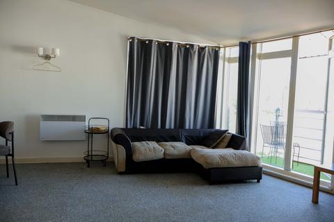 2 bedroom flat for sale, Kingfisher Meadow, Maidstone ME16