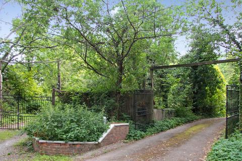 undefined, Wickham, Hampshire