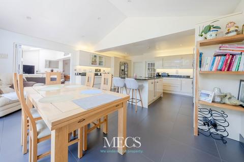 4 bedroom semi-detached house for sale, Tilehouse Lane, Tidbury Green, Solihull, West Midlands, B90 1PX