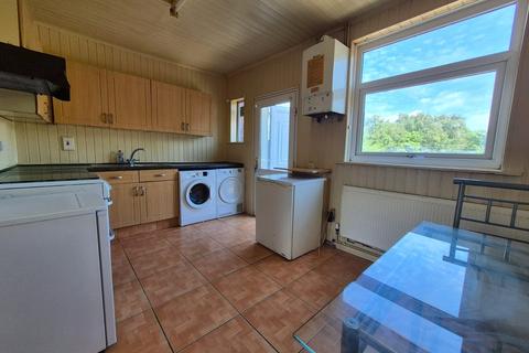15 Chesterton Road, Oldham, OL1 4LU