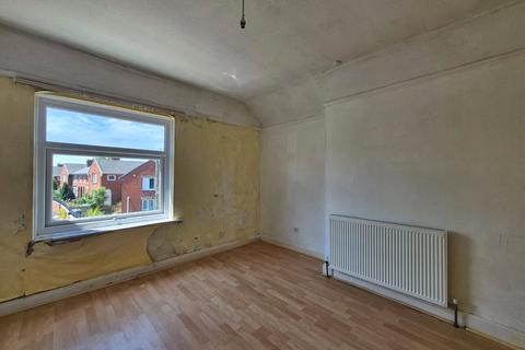 15 Chesterton Road, Oldham, OL1 4LU