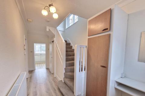 3 bedroom semi-detached house to rent, Gainsborough Gardens, NW11