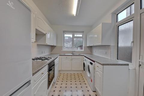 3 bedroom semi-detached house to rent, Gainsborough Gardens, NW11
