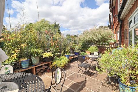 1, The Old Post House Fox Corner, Worplesdon, Guildford, GU3 3PP