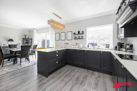 3 bedroom semi-detached bungalow for sale, Heather Close, Romford, RM1