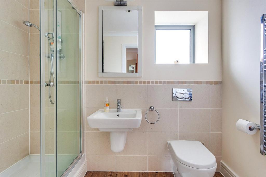 Separate Shower Room