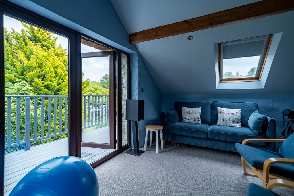 Sitting Room / Bedroom 4 / Annexe(with Balcony)