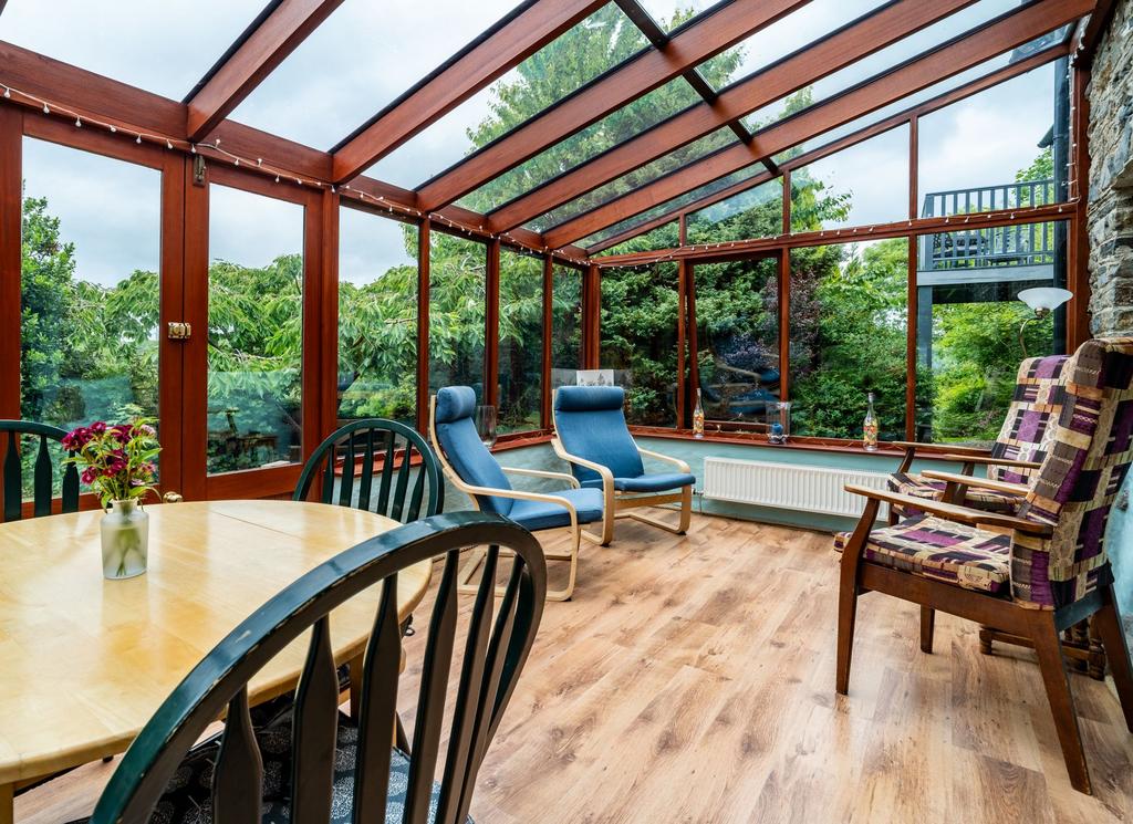 Conservatory/ Sun Room