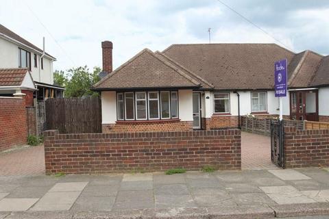 3 bedroom bungalow to rent, Westcliff-On-Sea, SS0
