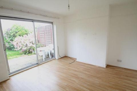 3 bedroom bungalow to rent, Westcliff-On-Sea, SS0