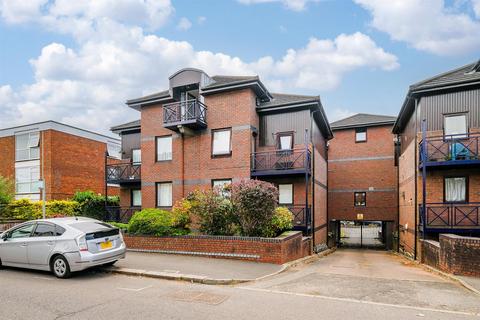 2 bedroom apartment for sale, Chingford Avenue, Chingford