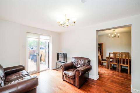 2 bedroom apartment for sale, Chingford Avenue, Chingford