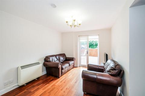 2 bedroom apartment for sale, Chingford Avenue, Chingford