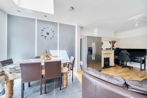 4 bedroom semi-detached house for sale, Bush Grove, Stanmore
