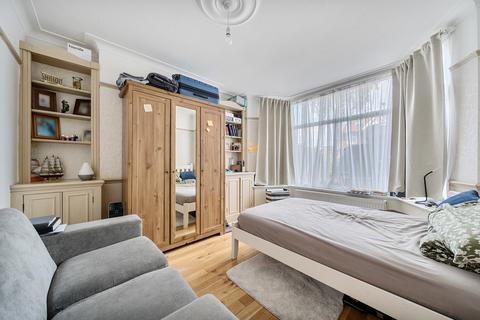 4 bedroom semi-detached house for sale, Bush Grove, Stanmore