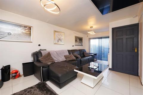 18 Ullswater Close, Dalton-in-furness, LA15 8QL
