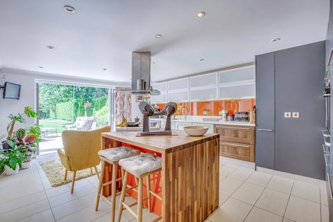 5 bedroom detached house for sale, Walkwood Rise, Beaconsfield HP9