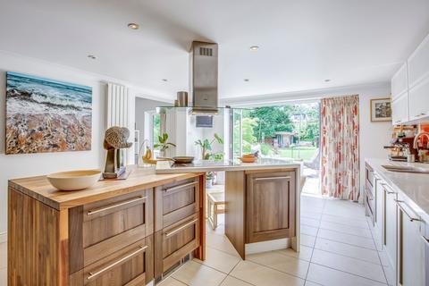 5 bedroom detached house for sale, Walkwood Rise, Beaconsfield HP9