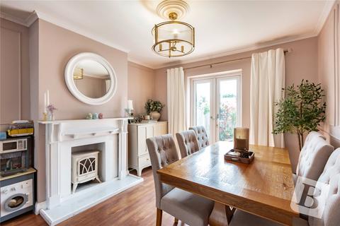 16 Spring Gardens, Hornchurch, RM12 5BQ