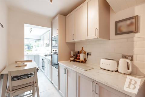 16 Spring Gardens, Hornchurch, RM12 5BQ