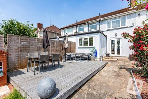16 Spring Gardens, Hornchurch, RM12 5BQ