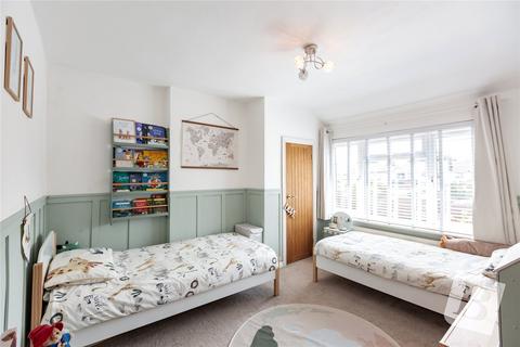 16 Spring Gardens, Hornchurch, RM12 5BQ
