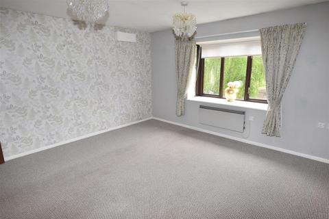 1 bedroom flat for sale, High Street, Abbots Langley
