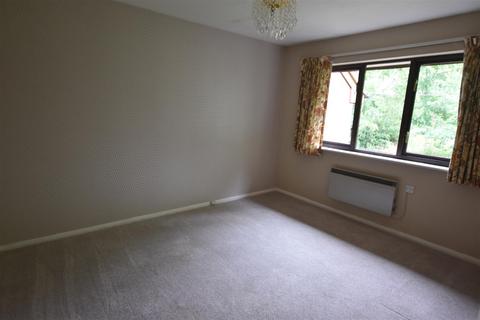 1 bedroom flat for sale, High Street, Abbots Langley