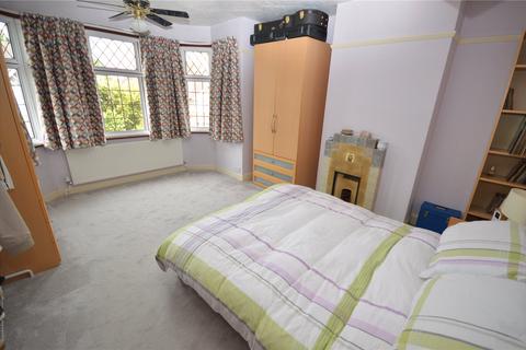 3 bedroom semi-detached house for sale, Elmwood Crescent, Luton, Bedfordshire, LU2