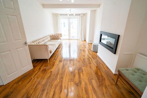 4 bedroom semi-detached house for sale, Stanway Road, Solihull B90