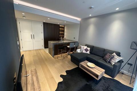 1 bedroom flat for sale, Lincoln Square, London, WC2A