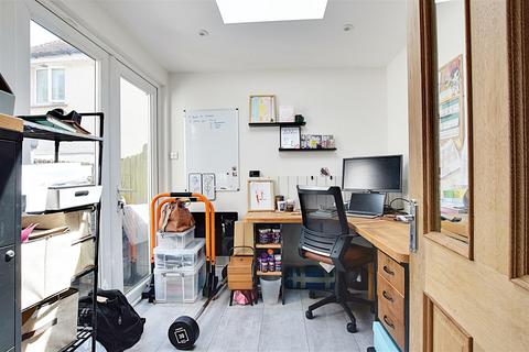 1 Mill View Road, Bexhill-on-sea, TN39 5HD