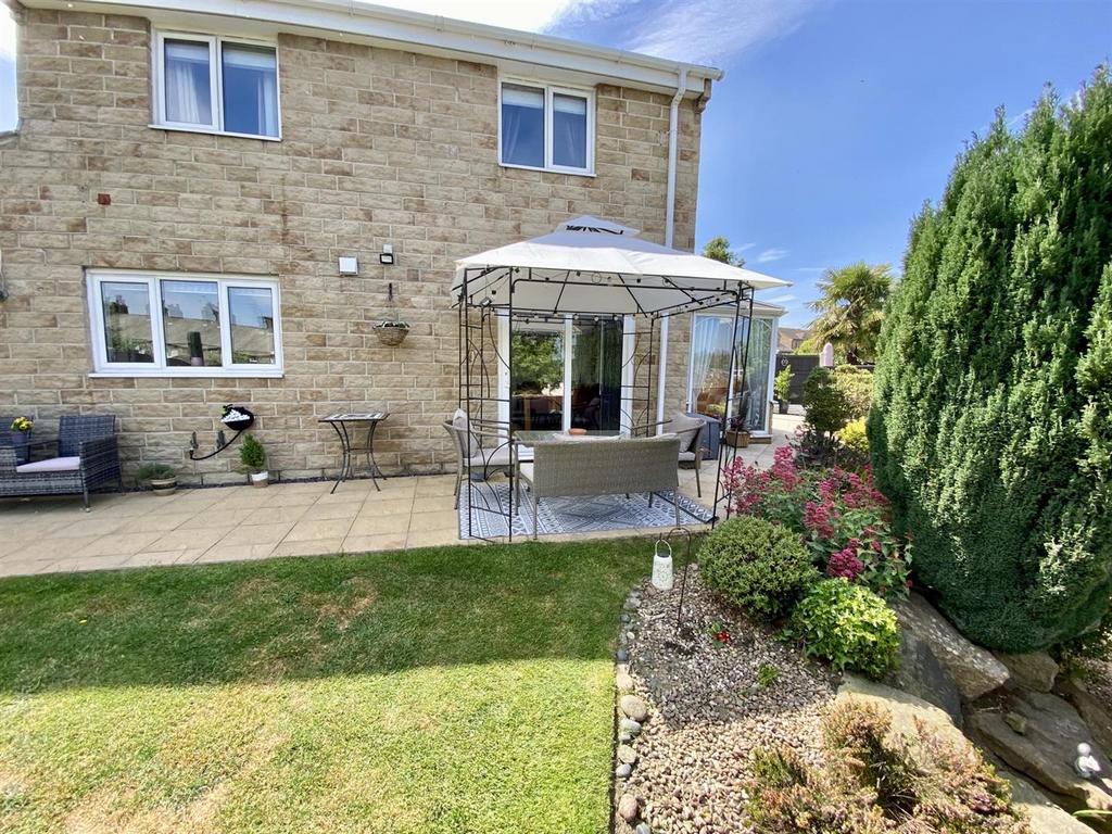 Bramleys Estate Agents - Oakfield Drive - Mirfield