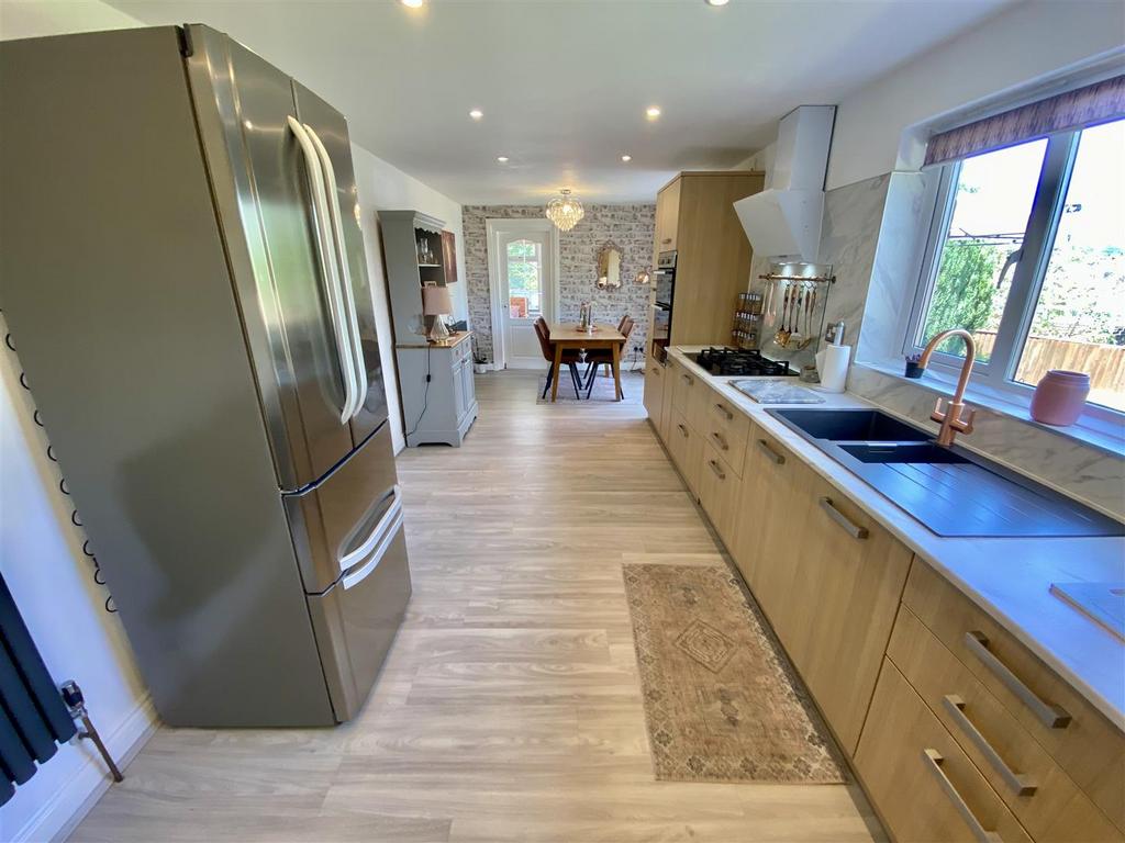 Bramleys Estate Agents - Oakfield Drive - Mirfield