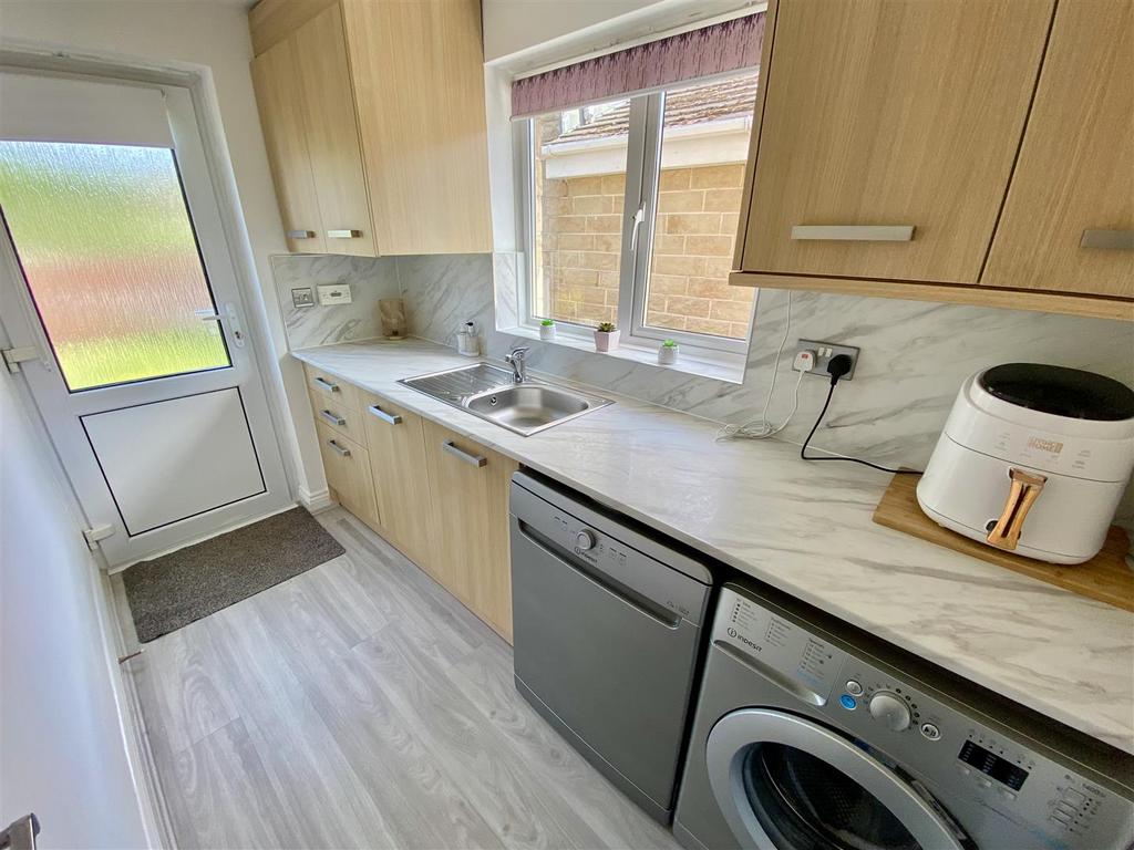 Bramleys Estate Agents - Oakfield Drive - Mirfield
