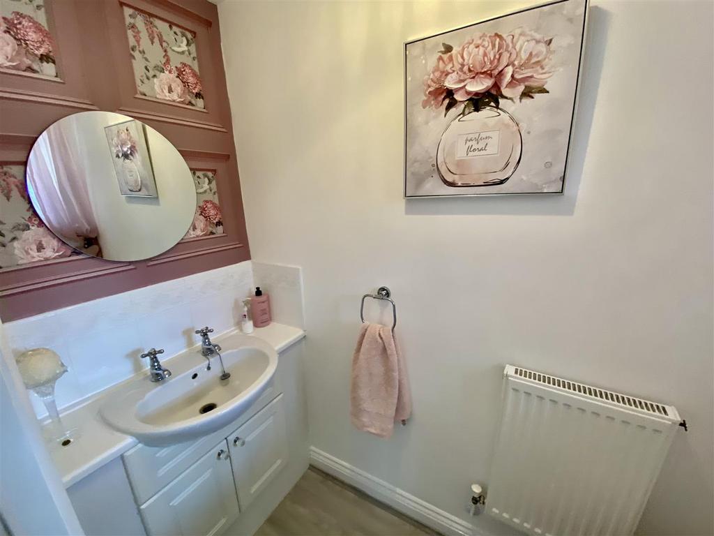 Bramleys Estate Agents - Oakfield Drive - Mirfield