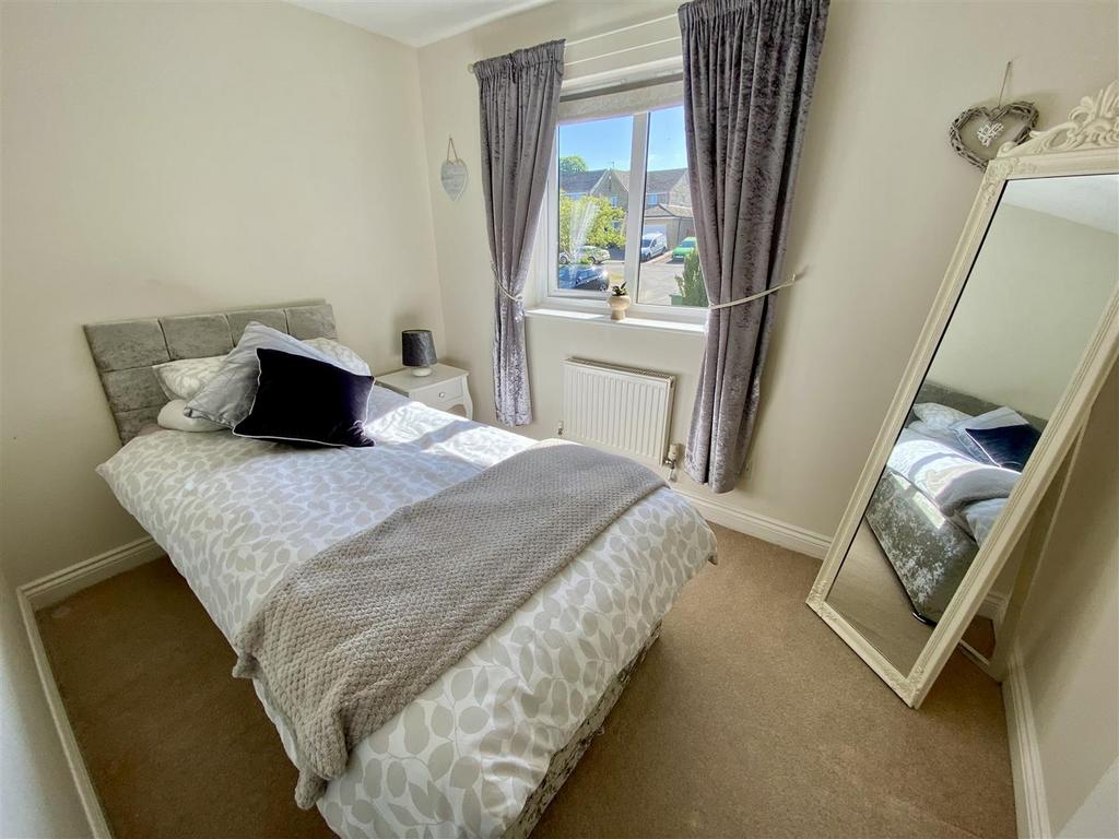 Bramleys Estate Agents - Oakfield Drive - Mirfield