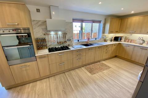 undefined, Oakfield Drive, Mirfield