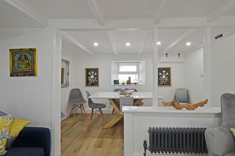 undefined, Truro TR2
