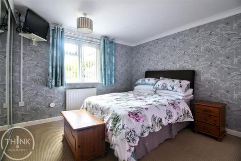2 bedroom detached bungalow for sale, Norgate Way, Norwich NR8