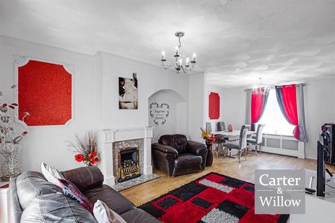 3 bedroom terraced house for sale, Warrington Road, Dagenham, Essex