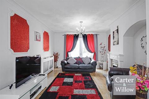 3 bedroom terraced house for sale, Warrington Road, Dagenham, Essex