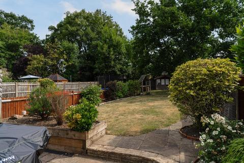 54 Taylor Road, Ashtead, KT21 2HY