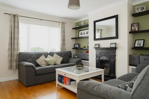 54 Taylor Road, Ashtead, KT21 2HY