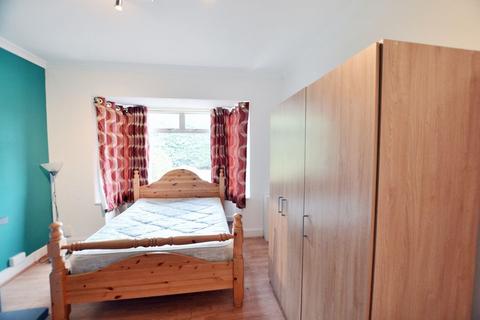 undefined, Cleveland Road, Uxbridge, UB8