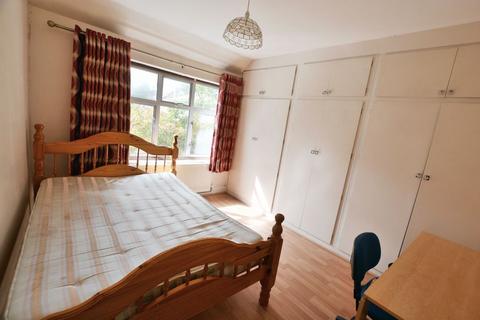 undefined, Cleveland Road, Uxbridge, UB8