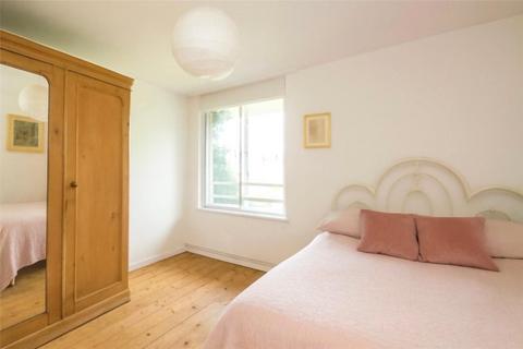3 bedroom maisonette for sale, Sunbury Lane, London