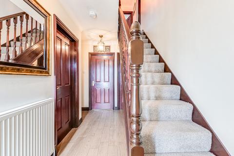 4 bedroom detached house for sale, Clarence Road, Rayleigh, SS6